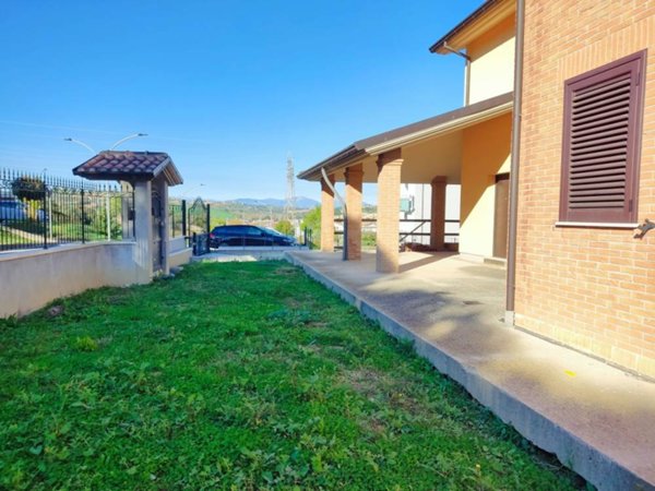 casa indipendente in vendita a Pineto