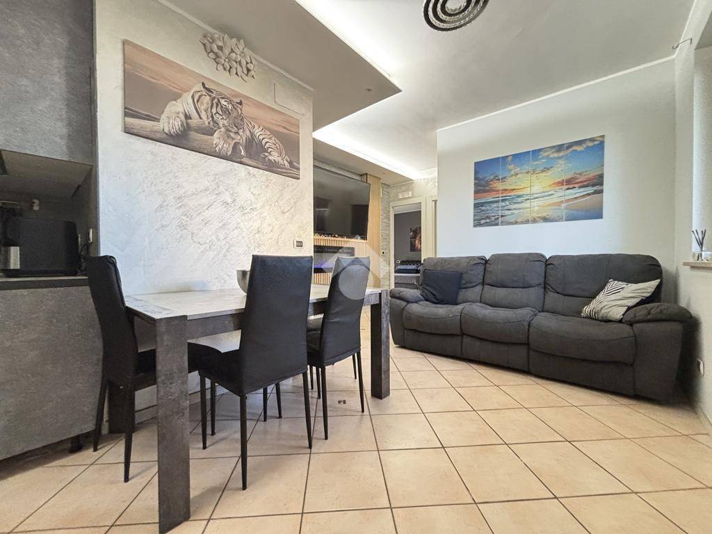 casa indipendente in vendita a Pineto in zona Scerne