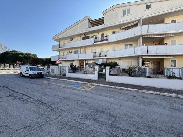 appartamento in vendita a Pineto in zona Scerne