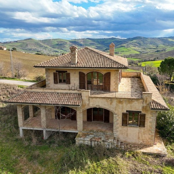 casa indipendente in vendita a Pineto