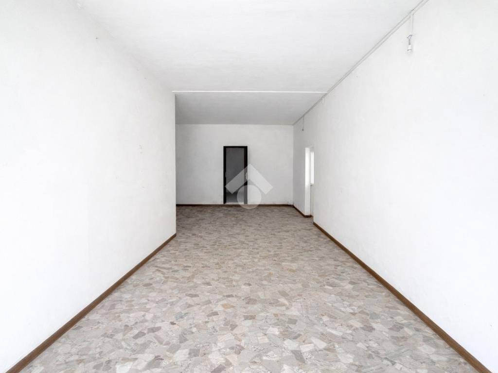 negozio in vendita a Pineto