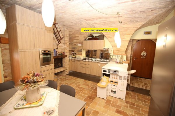 casa indipendente in vendita a Pineto in zona Mutignano