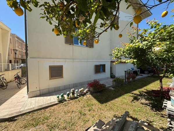 casa indipendente in vendita a Pineto