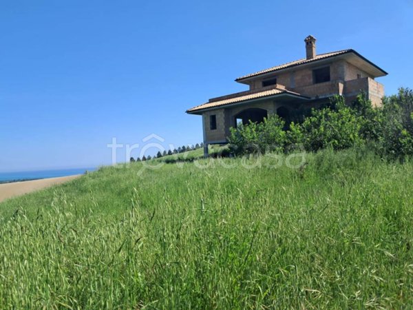 casa indipendente in vendita a Pineto