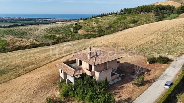 casa indipendente in vendita a Pineto