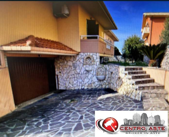 casa indipendente in vendita a Pineto in zona Torre San Rocco