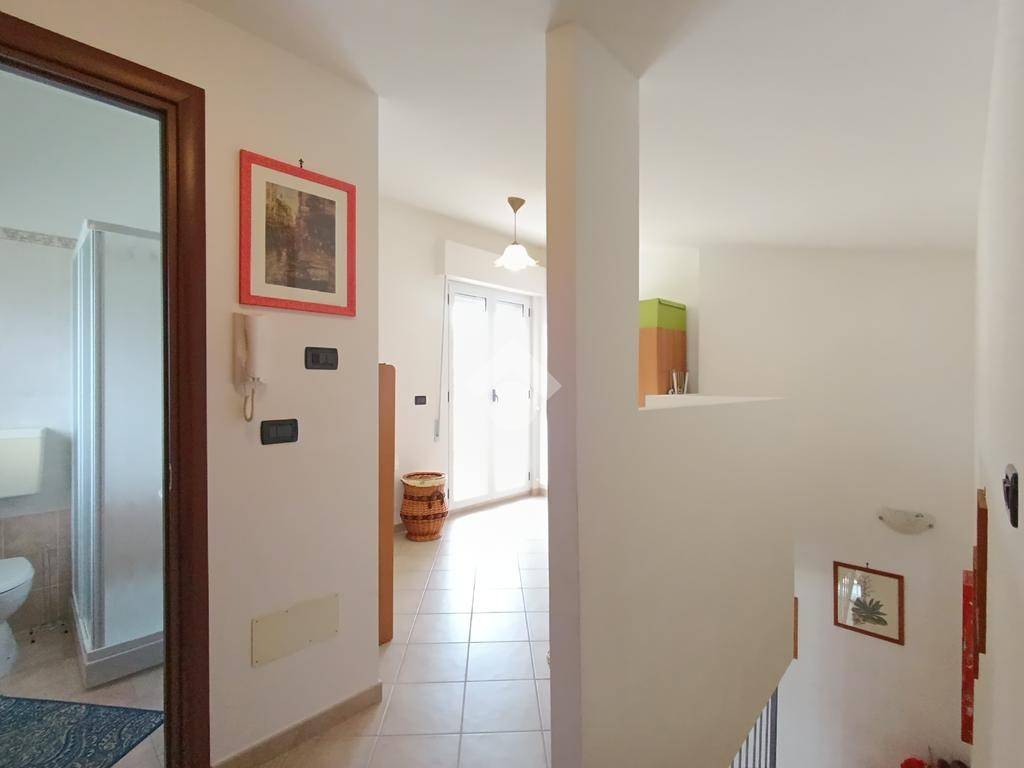 casa indipendente in vendita a Pineto in zona Scerne