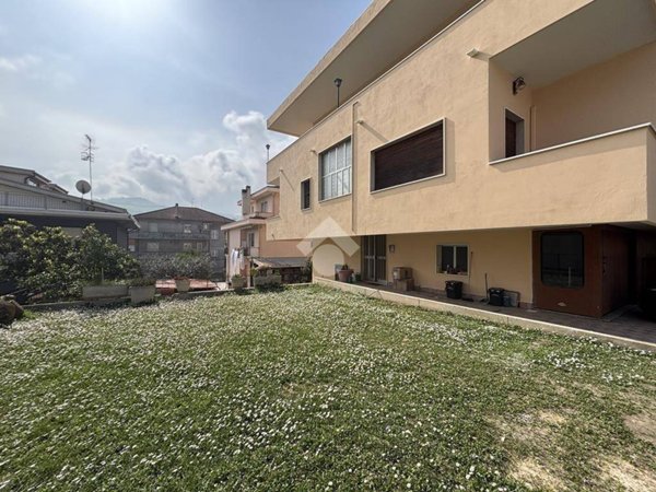 casa indipendente in vendita a Pineto