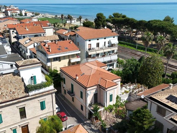 casa indipendente in vendita a Pineto