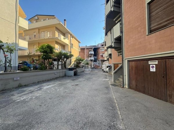 casa indipendente in vendita a Pineto