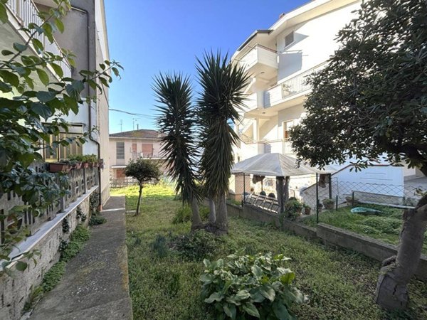 casa indipendente in vendita a Pineto