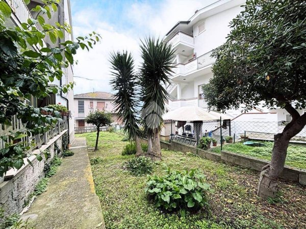 casa indipendente in vendita a Pineto