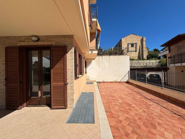 casa indipendente in vendita a Pineto in zona Mutignano