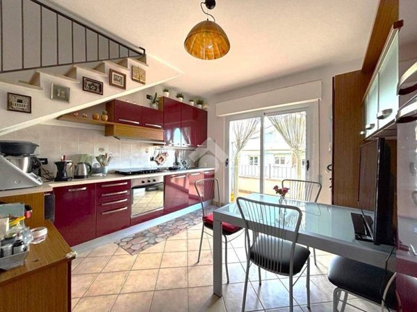 casa indipendente in vendita a Pineto in zona Scerne
