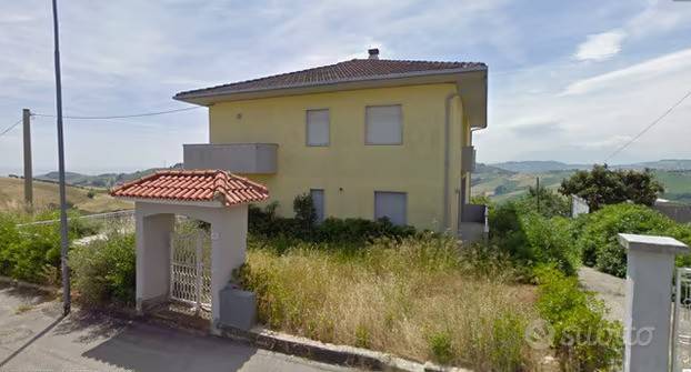 casa indipendente in vendita a Pineto in zona Mutignano