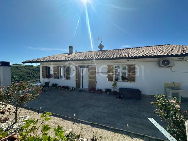 casa indipendente in vendita a Rocca Santa Maria