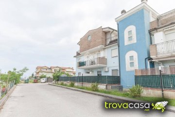 appartamento in vendita a Roseto degli Abruzzi in zona Cologna Spiaggia