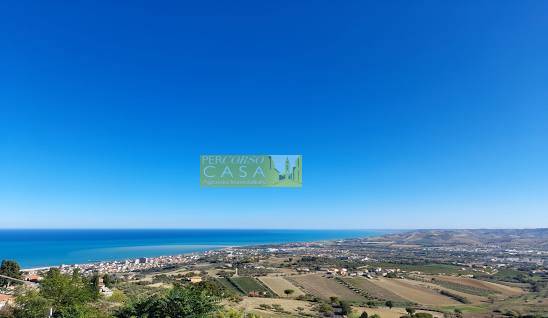 appartamento in vendita a Roseto degli Abruzzi in zona Montepagano