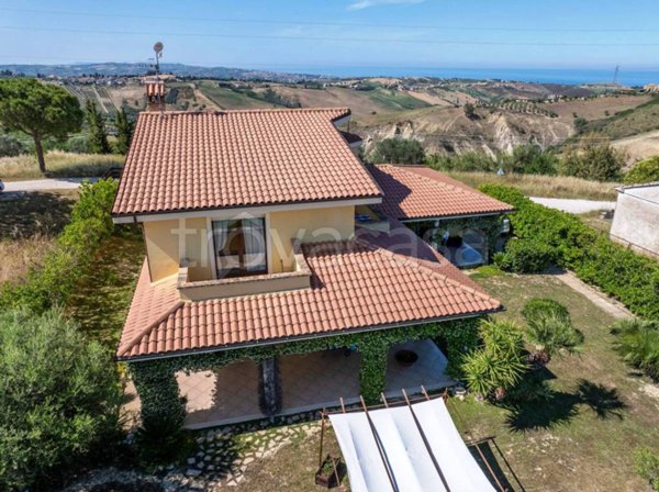 casa indipendente in vendita a Roseto degli Abruzzi