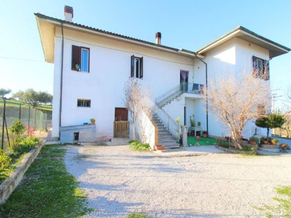 casa indipendente in vendita a Roseto degli Abruzzi
