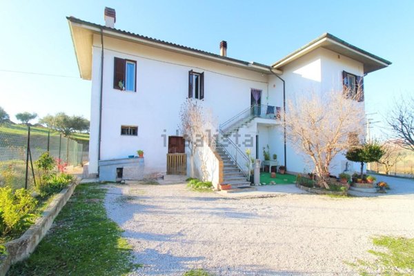 casa indipendente in vendita a Roseto degli Abruzzi