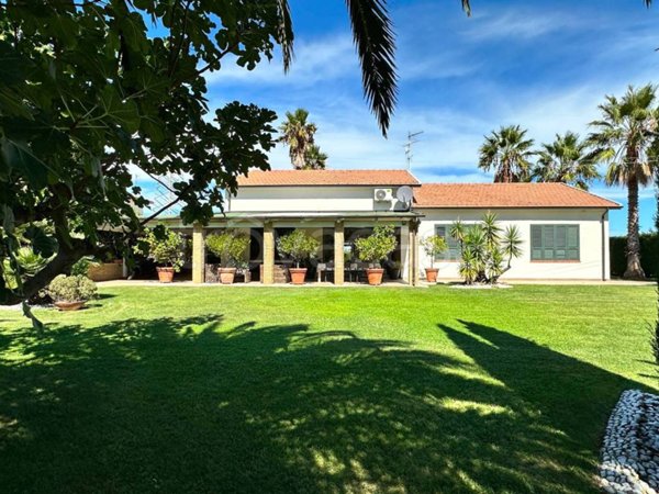 casa indipendente in vendita a Roseto degli Abruzzi