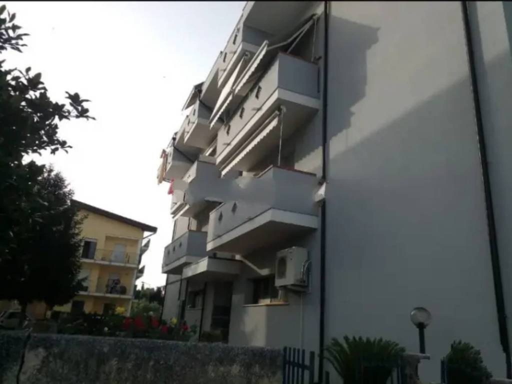appartamento in vendita a Roseto degli Abruzzi in zona Santa Lucia