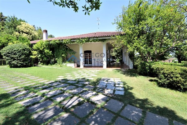 casa indipendente in vendita a Roseto degli Abruzzi