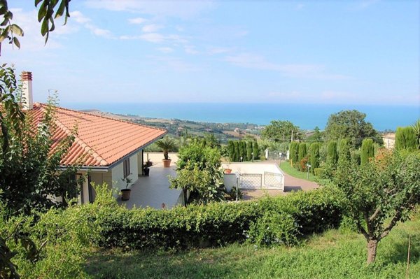 casa indipendente in vendita a Roseto degli Abruzzi
