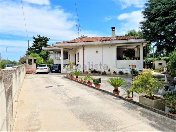 casa indipendente in vendita a Roseto degli Abruzzi