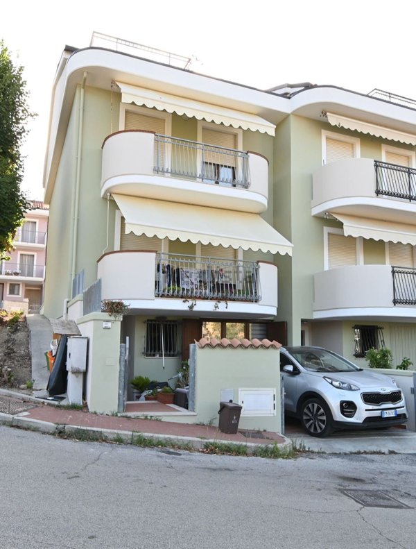 casa indipendente in vendita a Roseto degli Abruzzi