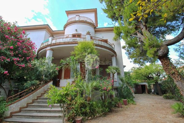 casa indipendente in vendita a Roseto degli Abruzzi