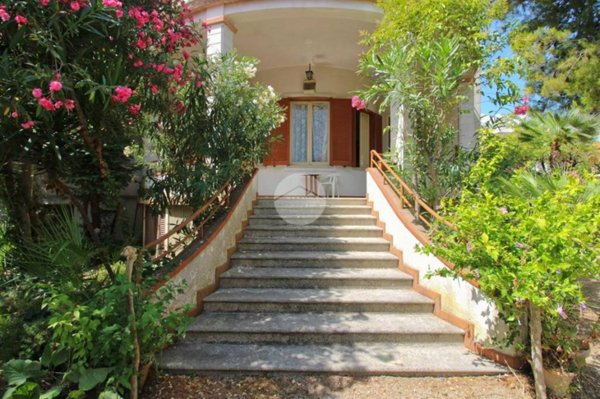 casa indipendente in vendita a Roseto degli Abruzzi