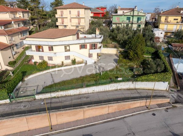 casa indipendente in vendita a Roseto degli Abruzzi in zona Montepagano