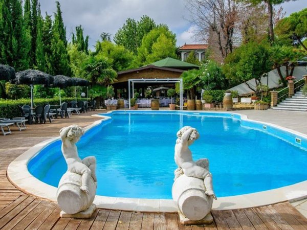 intera palazzina in vendita a Roseto degli Abruzzi