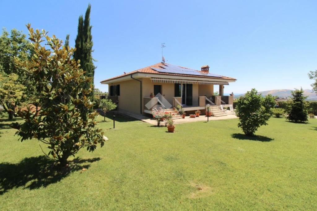 casa indipendente in vendita a Roseto degli Abruzzi
