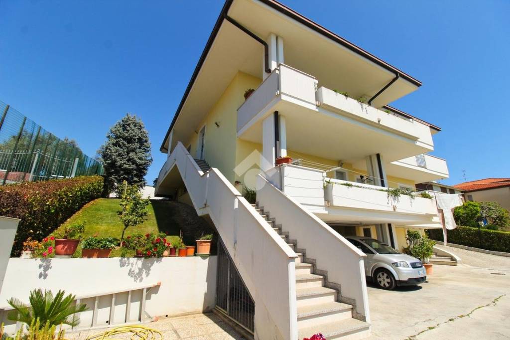 appartamento in vendita a Roseto degli Abruzzi in zona Voltarrosto