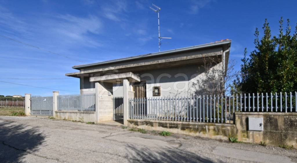 casa indipendente in vendita a Roseto degli Abruzzi in zona Casal Thaulero