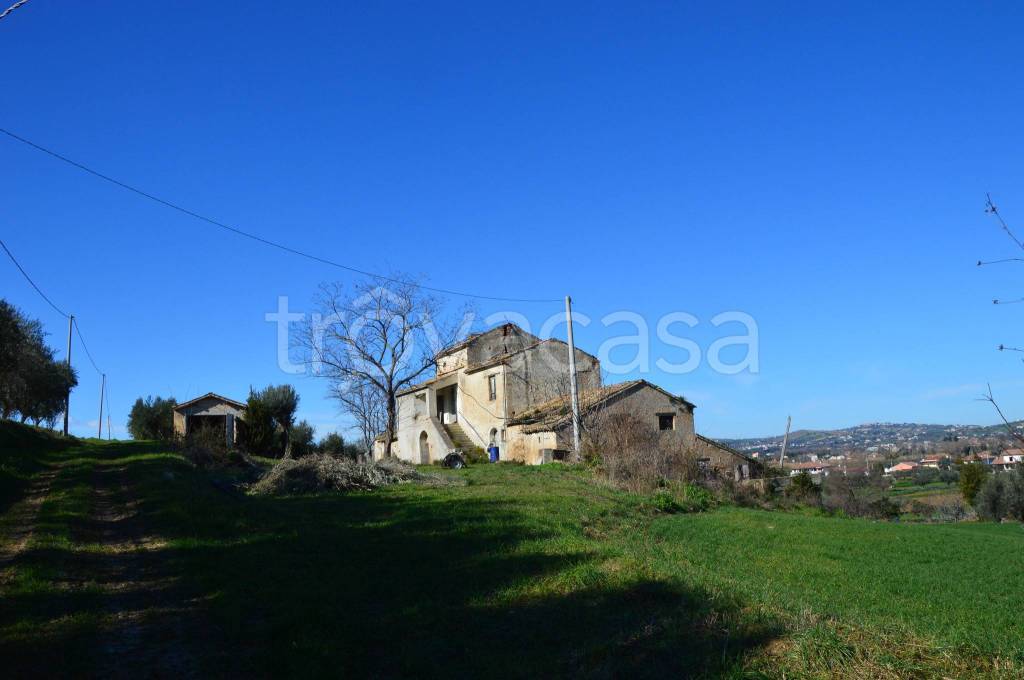 casa indipendente in vendita a Roseto degli Abruzzi in zona Cologna Spiaggia