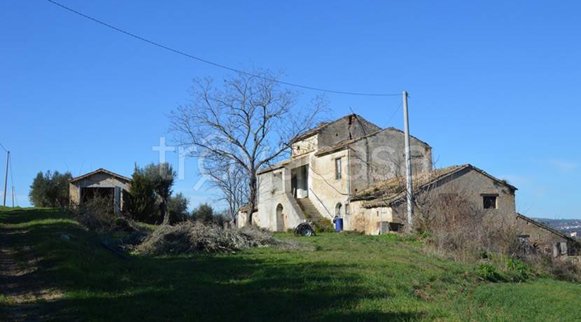 casa indipendente in vendita a Roseto degli Abruzzi in zona Cologna Spiaggia