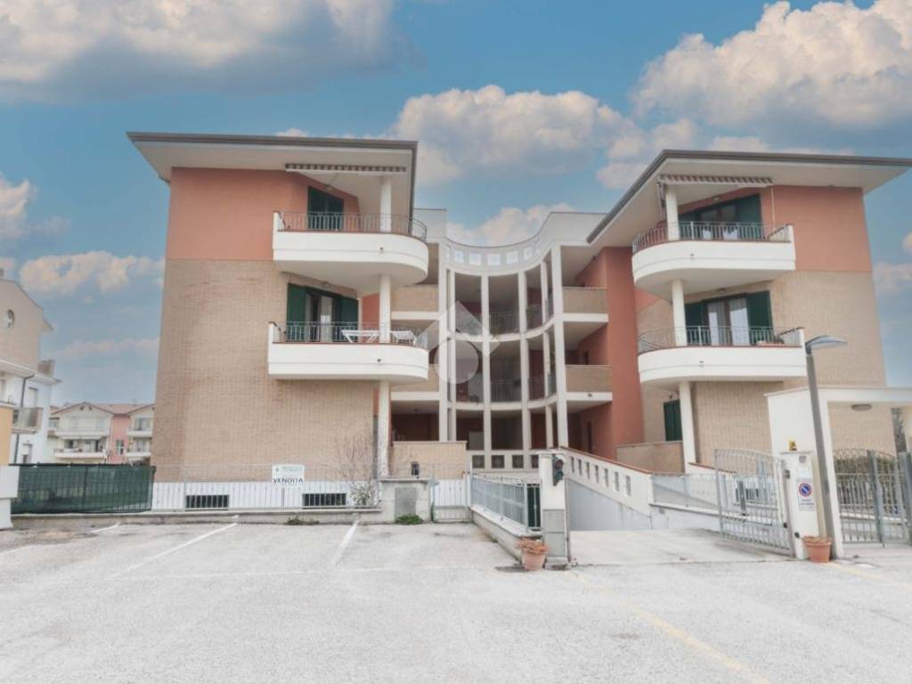 appartamento in vendita a Roseto degli Abruzzi in zona Cologna Spiaggia