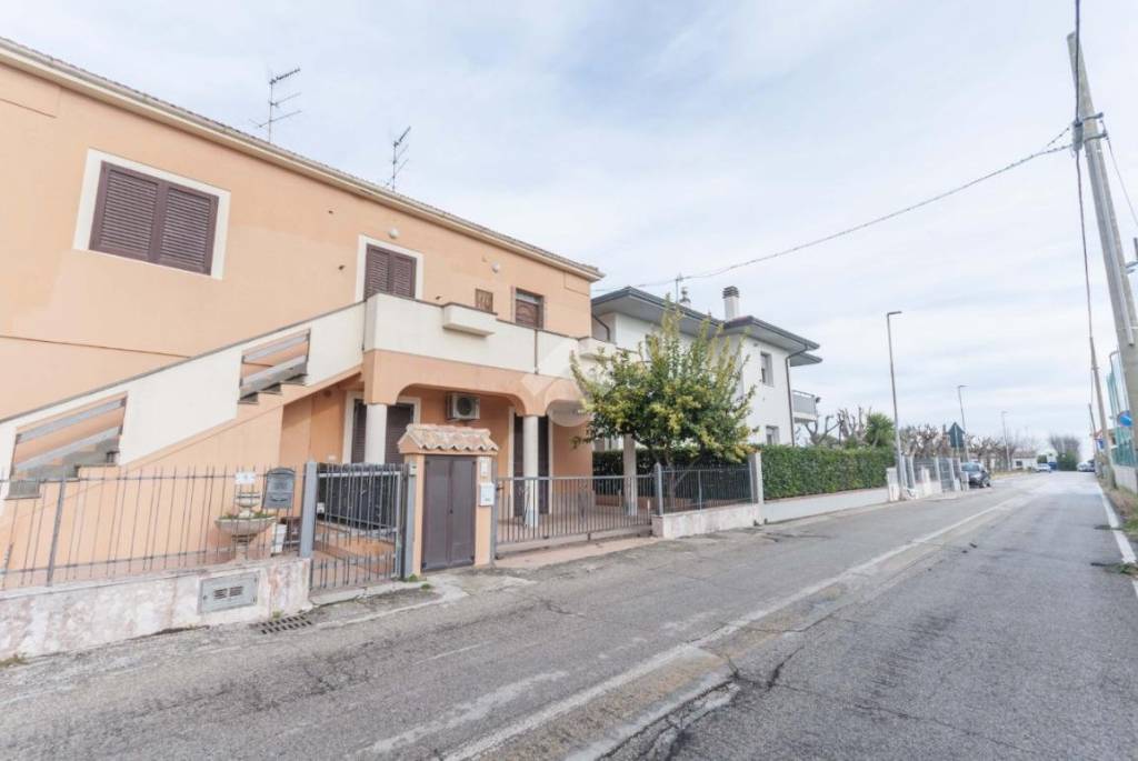 appartamento in vendita a Roseto degli Abruzzi in zona Cologna Spiaggia