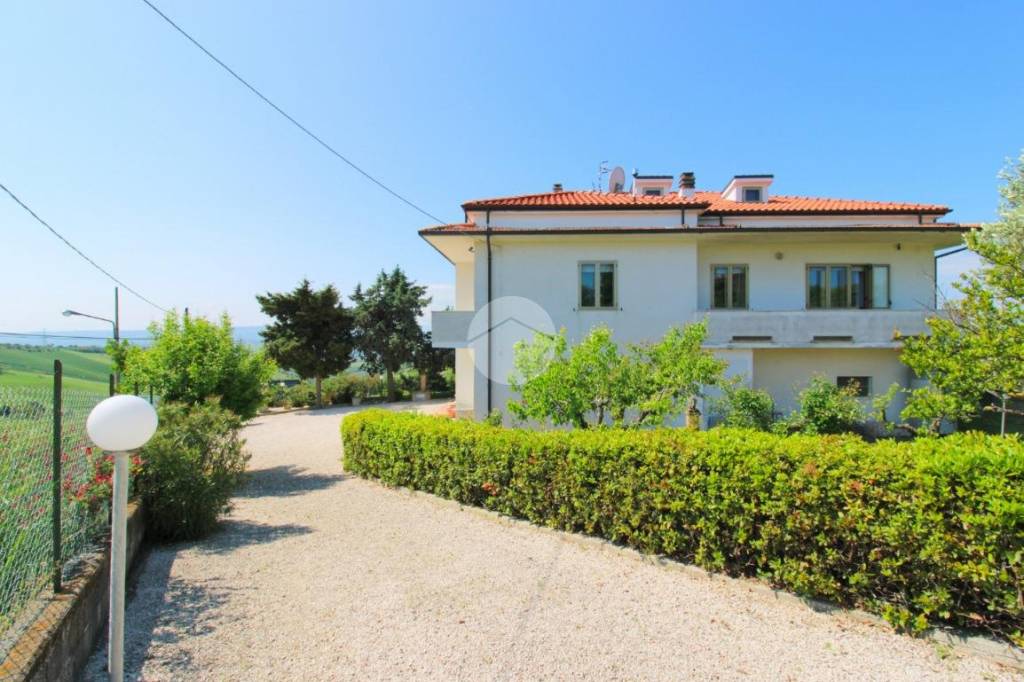 casa indipendente in vendita a Roseto degli Abruzzi