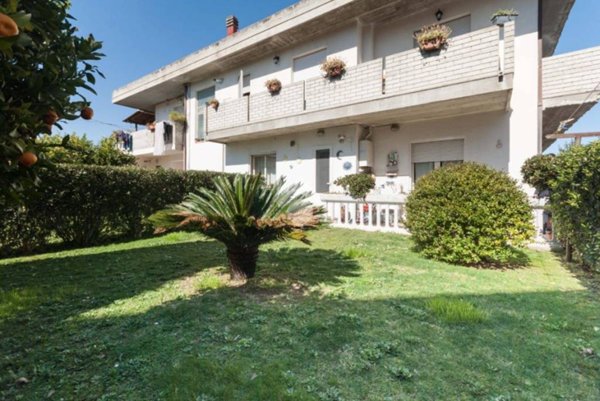 casa indipendente in vendita a Roseto degli Abruzzi in zona Cologna Spiaggia