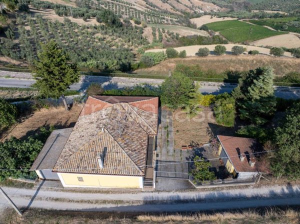 casa indipendente in vendita a Roseto degli Abruzzi in zona Cologna Paese