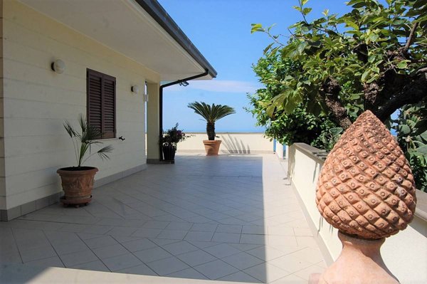 casa indipendente in vendita a Roseto degli Abruzzi