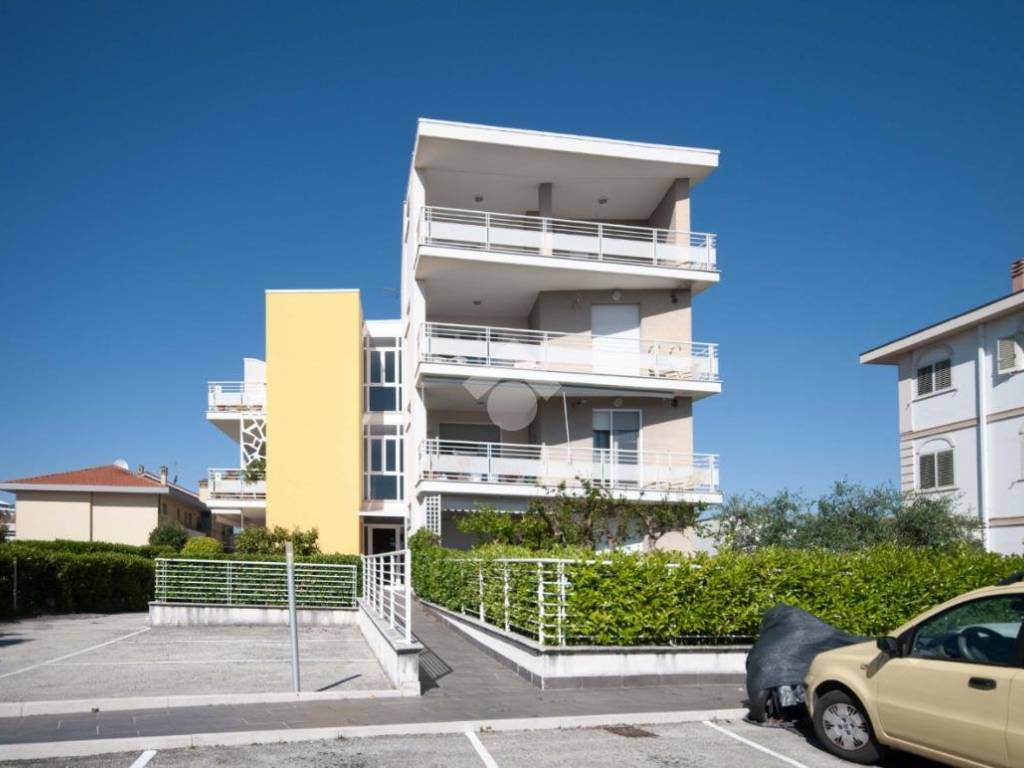appartamento in vendita a Roseto degli Abruzzi in zona Cologna Spiaggia