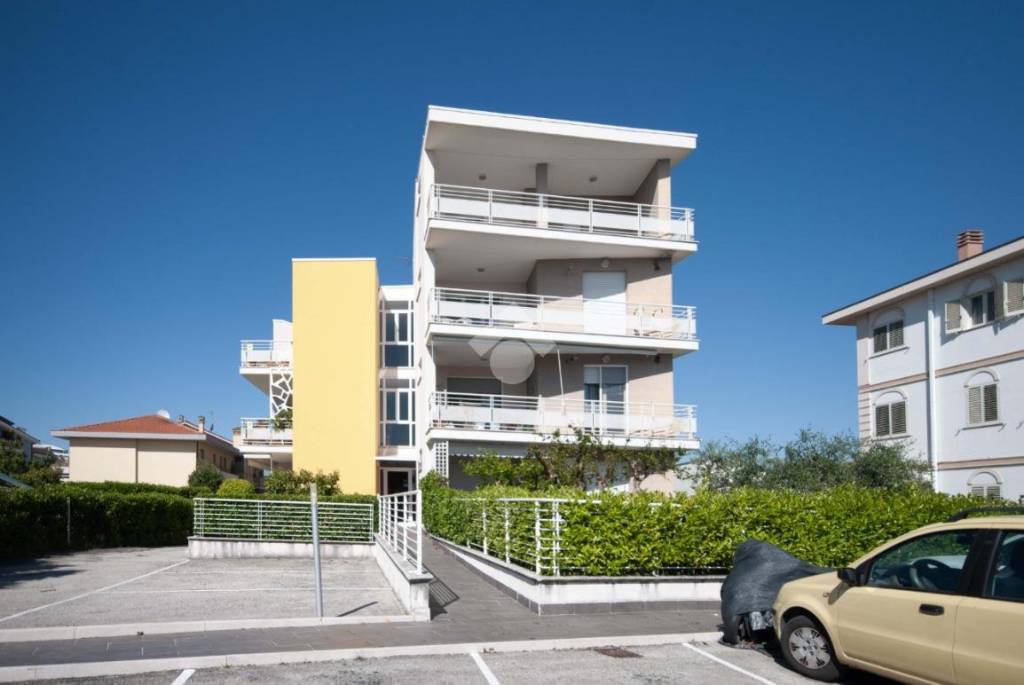 appartamento in vendita a Roseto degli Abruzzi in zona Cologna Spiaggia