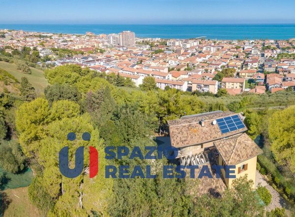 casa indipendente in vendita a Roseto degli Abruzzi