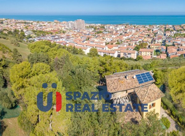 casa indipendente in vendita a Roseto degli Abruzzi
